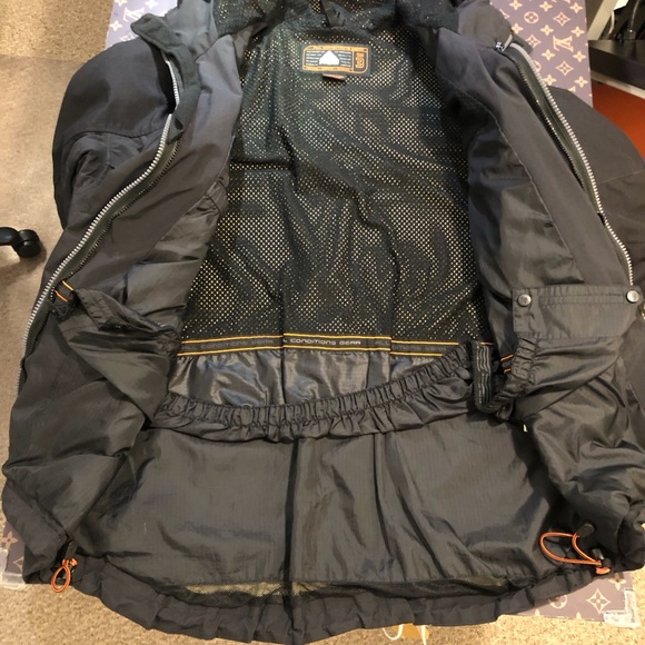 Nike “All Condition Gear”men’s coat . Size Medium.Colour is Black - Picture 3 of 8